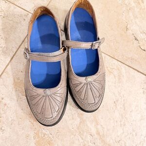 Elegant Gray Women's Mary Jane Flats